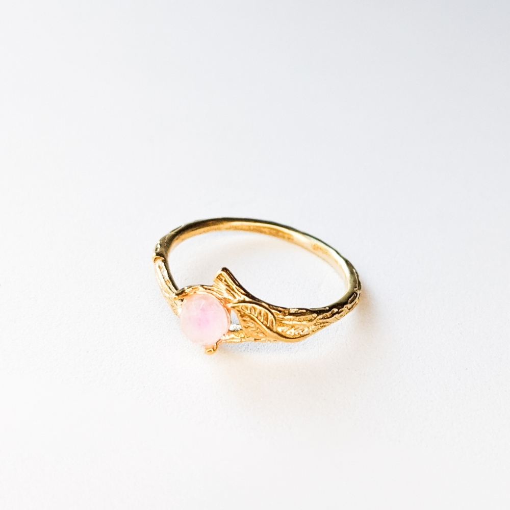 🦋LAST🦋 NWT Lovoda Rose Quartz Dainty Branch Ring